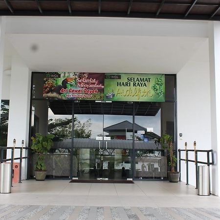 Tribeca Suites Kuching Exterior foto