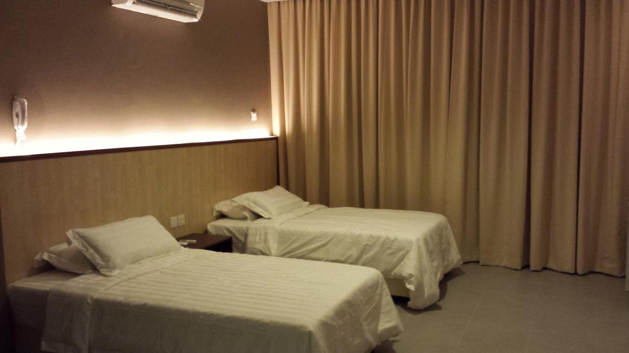 Tribeca Suites Kuching Exterior foto