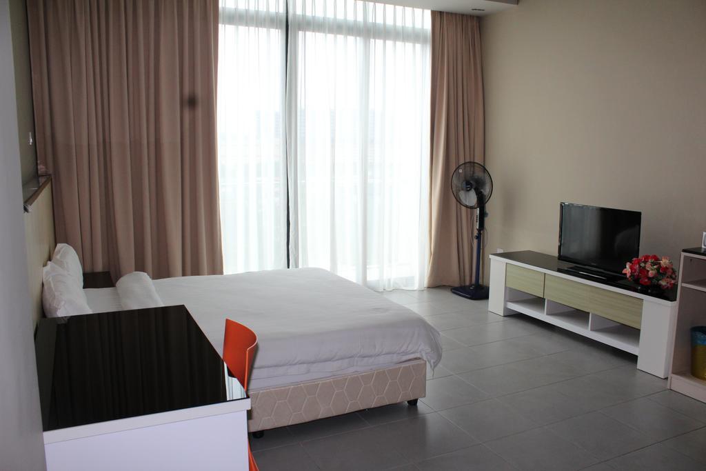 Tribeca Suites Kuching Exterior foto