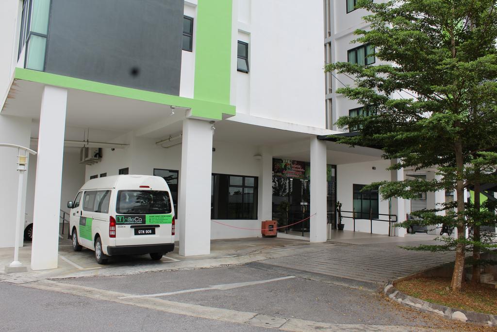Tribeca Suites Kuching Exterior foto