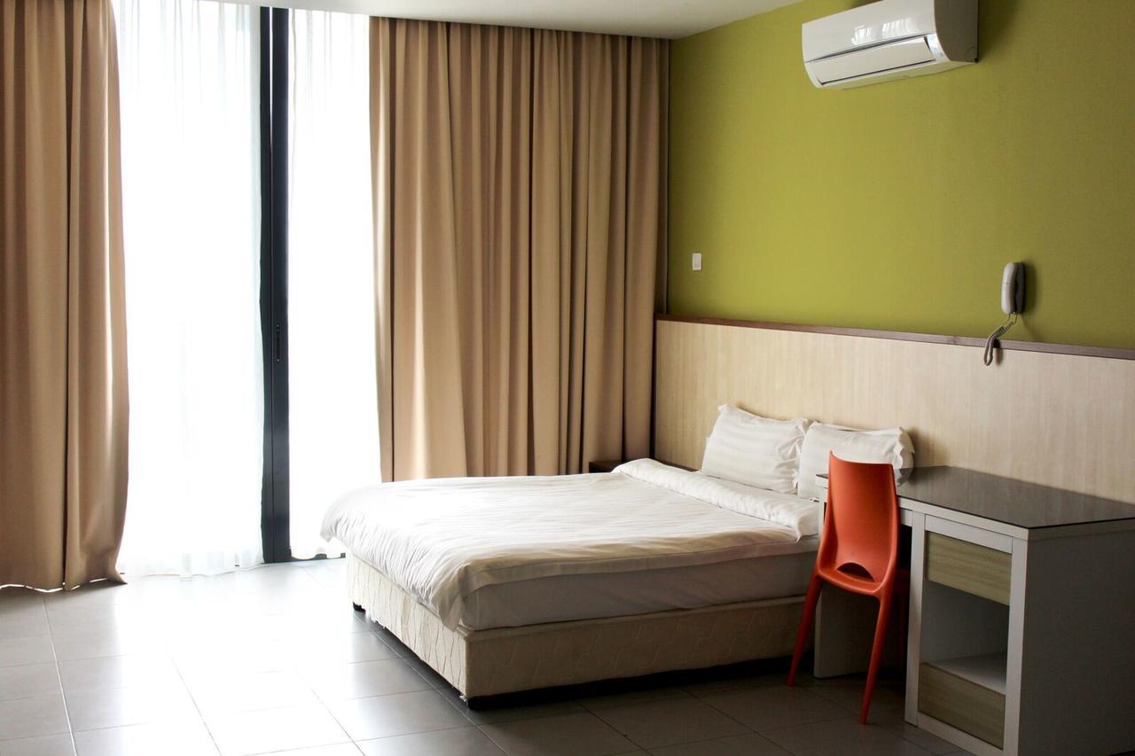 Tribeca Suites Kuching Exterior foto