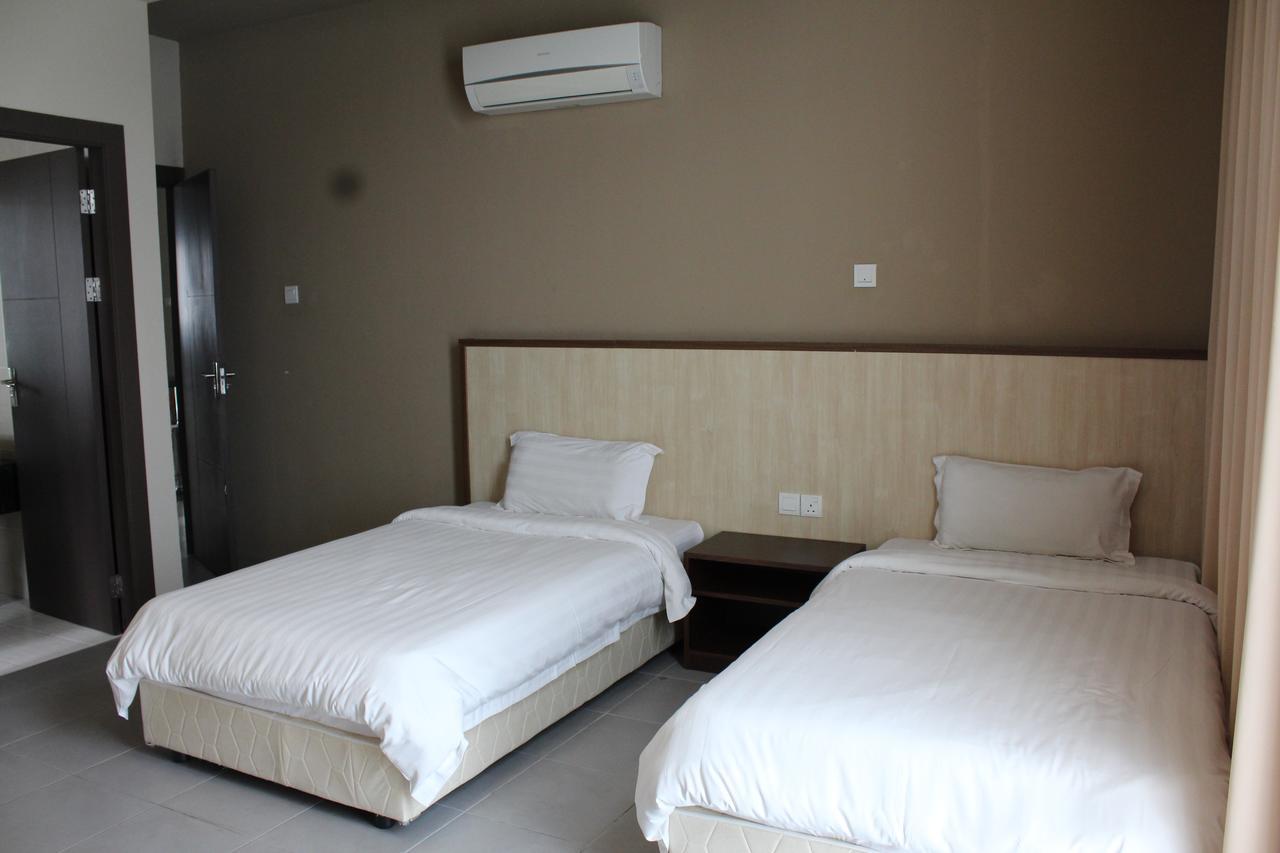 Tribeca Suites Kuching Exterior foto