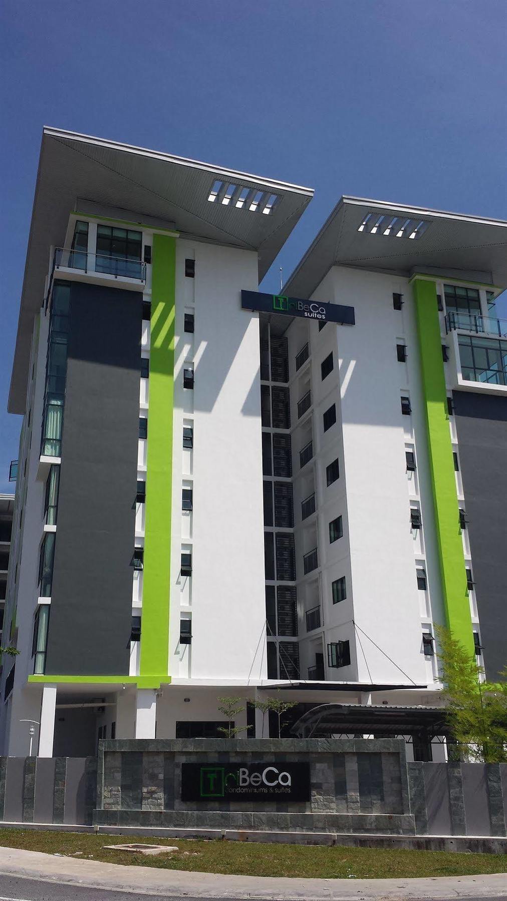 Tribeca Suites Kuching Exterior foto