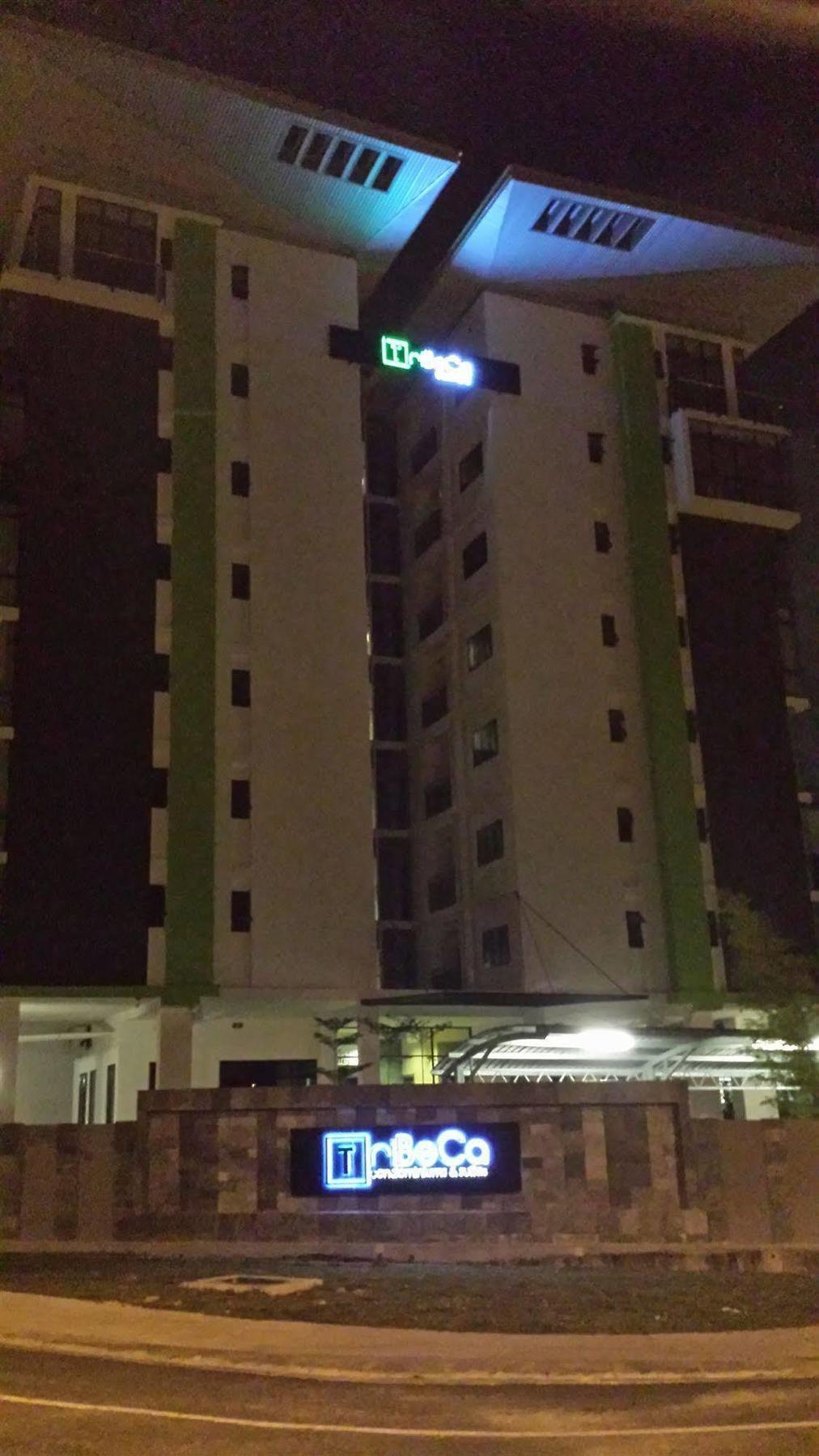 Tribeca Suites Kuching Exterior foto